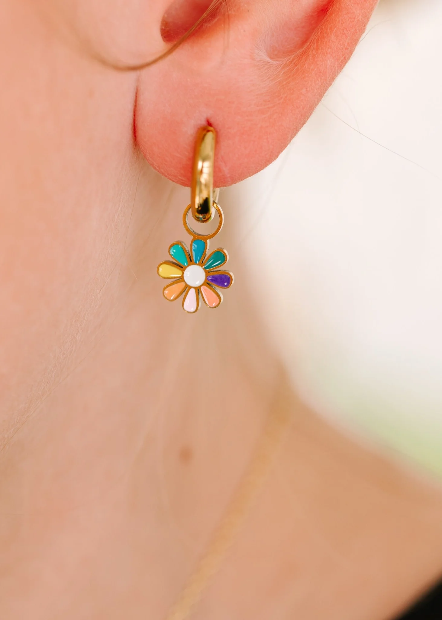 Rainbow Daisy Charms - Image 3